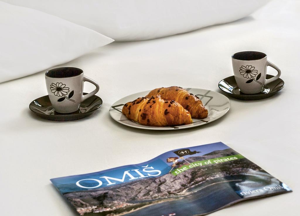 Apartment Lejo Omis Ngoại thất bức ảnh