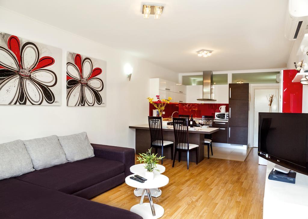 Apartment Lejo Omis Ngoại thất bức ảnh