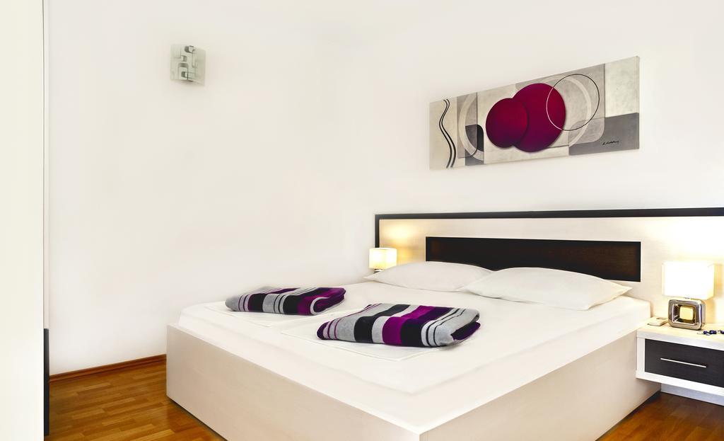 Apartment Lejo Omis Ngoại thất bức ảnh
